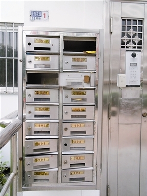 居民小區(qū)信報(bào)箱損壞嚴(yán)重，誰(shuí)來(lái)管？