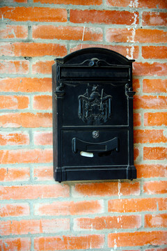 鐵藝郵箱 家門的守衛者與時光的信使